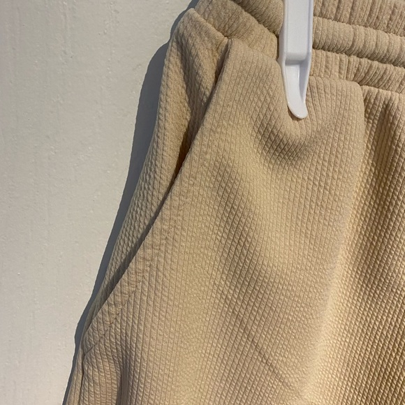 High waisted beige shorts - Picture 5 of 6